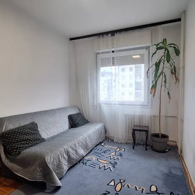 Miete einer gemütlichen 3-Zimmer-Wohnung, 76 m², im Viertel Block 63, Neu-Belgrad, Serbien